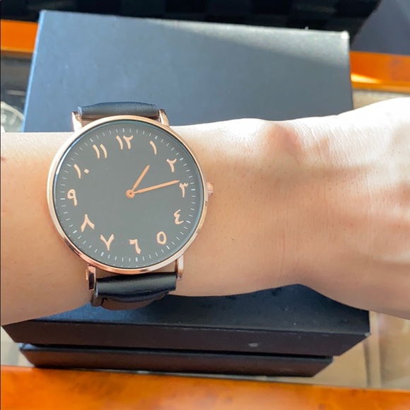 Rose gold black strap watch with Arab writing - Picture 4 of 4